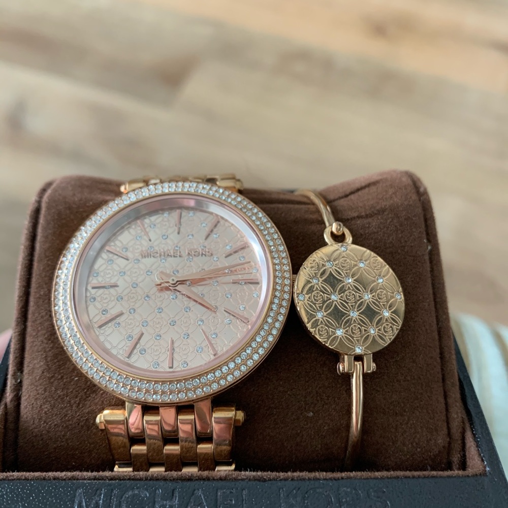 Michael Kors rose gold watch + matching bracelet